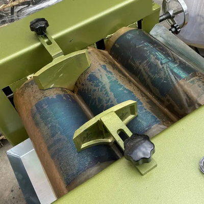SUS304L trockene Pulver-Mischmaschine-leistungsfähige drei Walzenmühle-Maschine mit 1000 kg/h