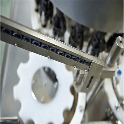 Komplettes vollautomatisches Maschinerie-Dichtung treament frische Frucht-Juice Filling Machines mit einer Kappe bedeckendes