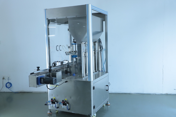 10 Köpfe 450 KG Kosmetische Flüssigkeitsfüllmaschine mit 220V 50Hz Stromversorgung