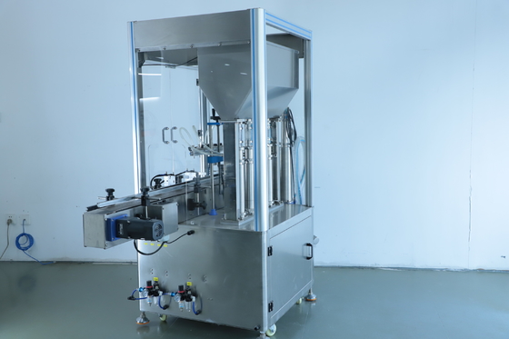 Hochgeschwindigkeits-kosmetische flüssige Füllmaschine 2.2KW PLC-Steuerung