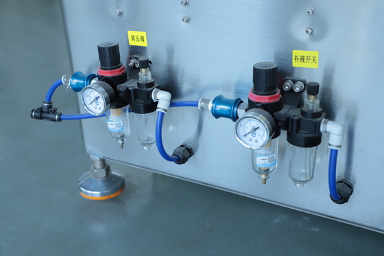 Hochgeschwindigkeits-kosmetische flüssige Füllmaschine 2.2KW PLC-Steuerung