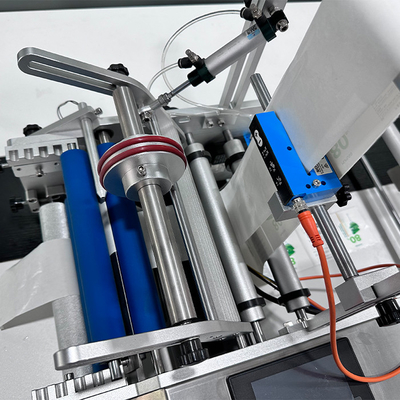 Runde füllende mit einer Kappe bedeckende Etikettiermaschine der Flaschen-220V 50HZ für industrielles