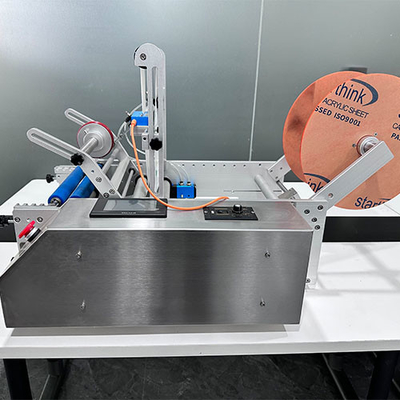 Runde füllende mit einer Kappe bedeckende Etikettiermaschine der Flaschen-220V 50HZ für industrielles